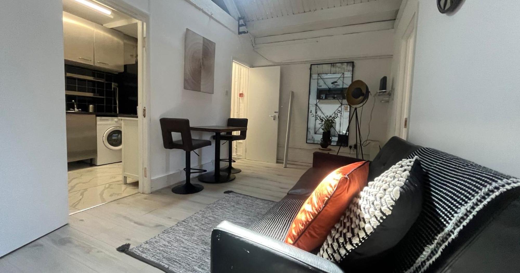 Nifty 2 Bedroom Flat In Goswell Rd Londyn Zewnętrze zdjęcie